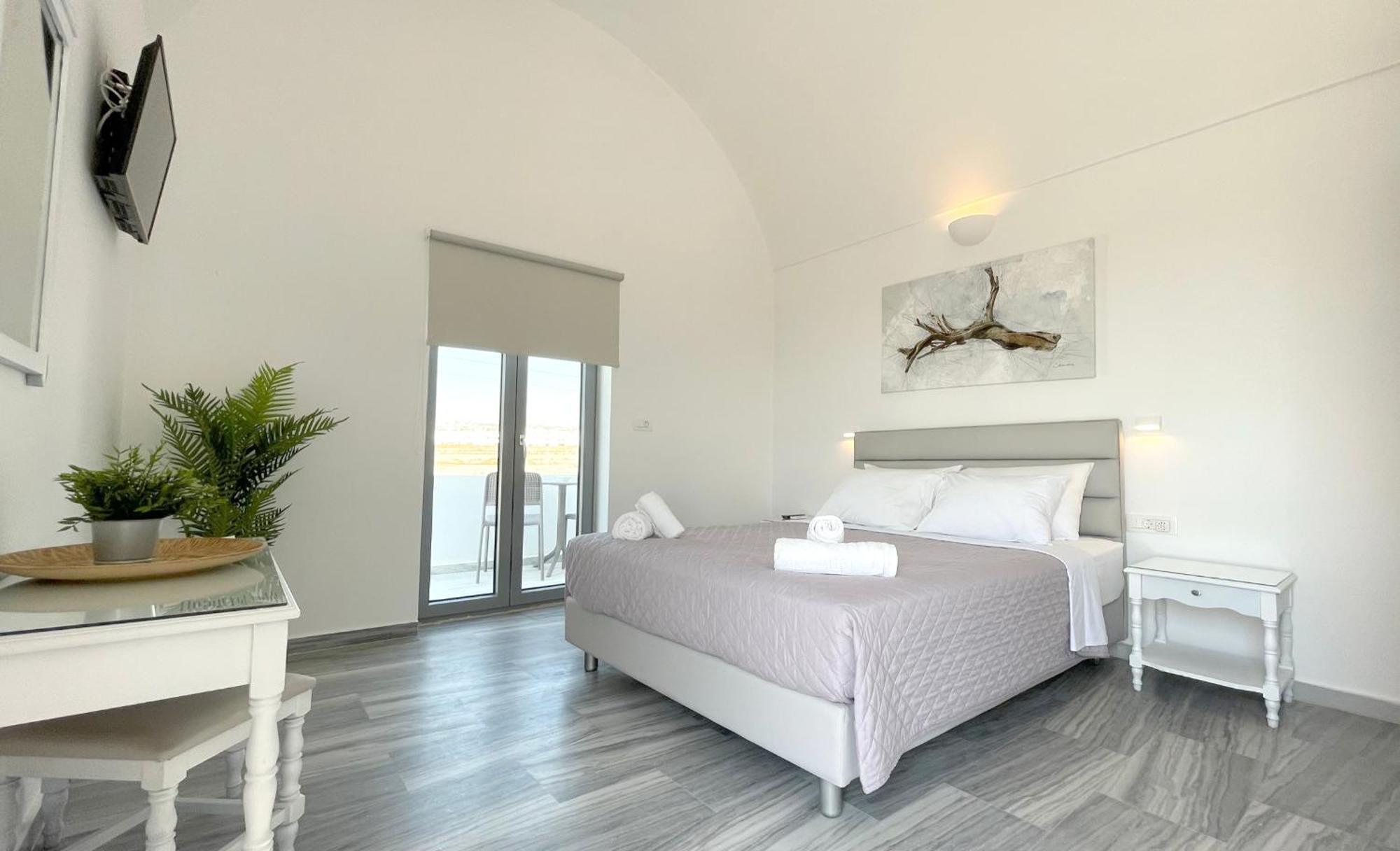 Hermoso Luxury Suites 모노리토스 객실 사진