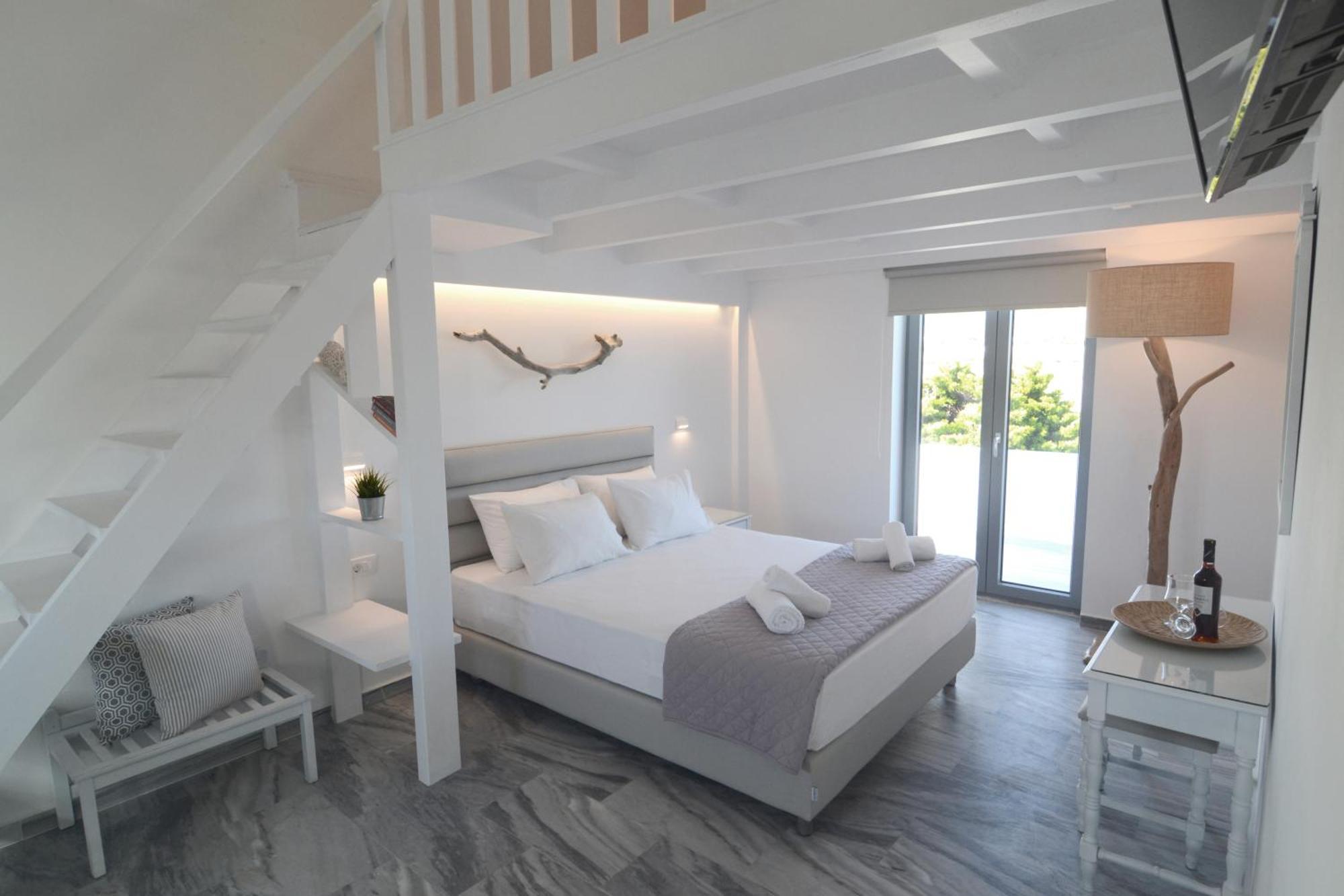 Hermoso Luxury Suites 모노리토스 객실 사진