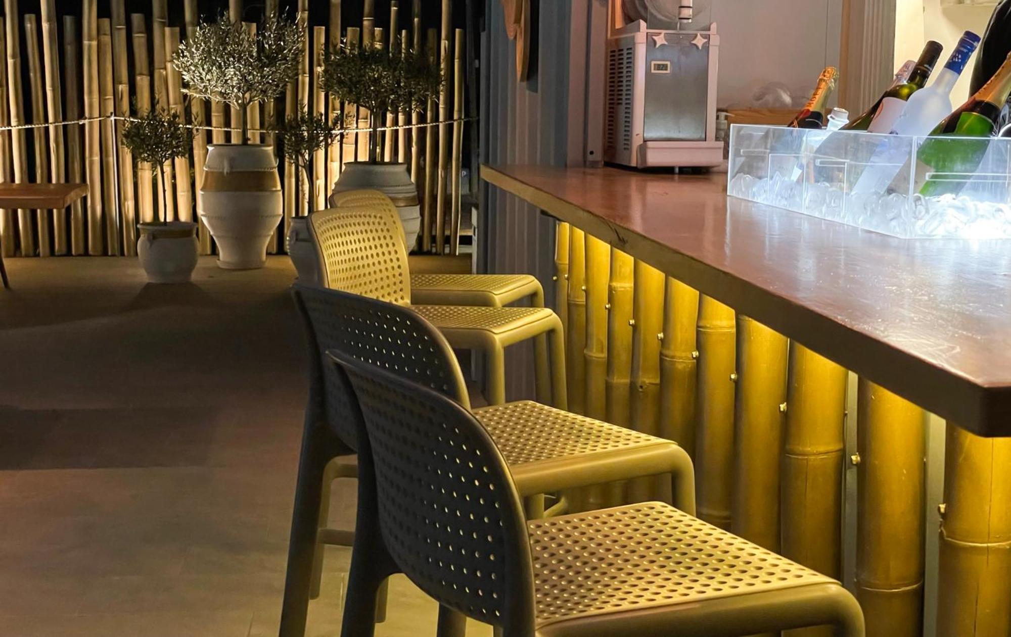 Hermoso Luxury Suites 모노리토스 외부 사진