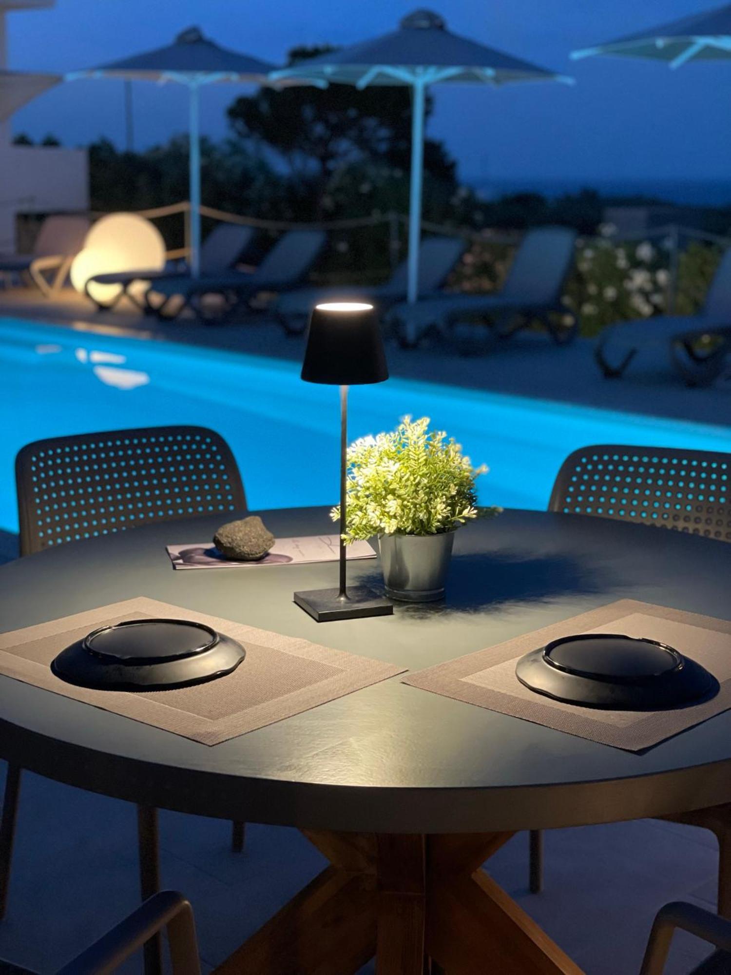 Hermoso Luxury Suites 모노리토스 외부 사진