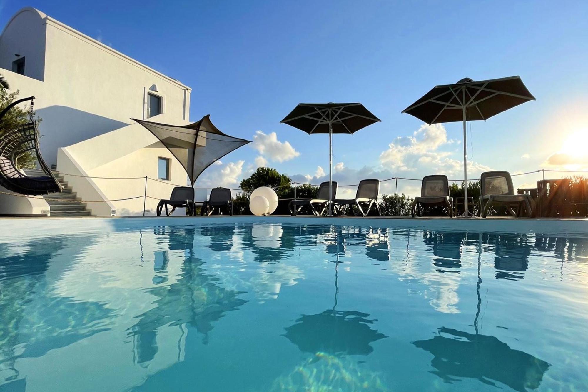 Hermoso Luxury Suites 모노리토스 외부 사진